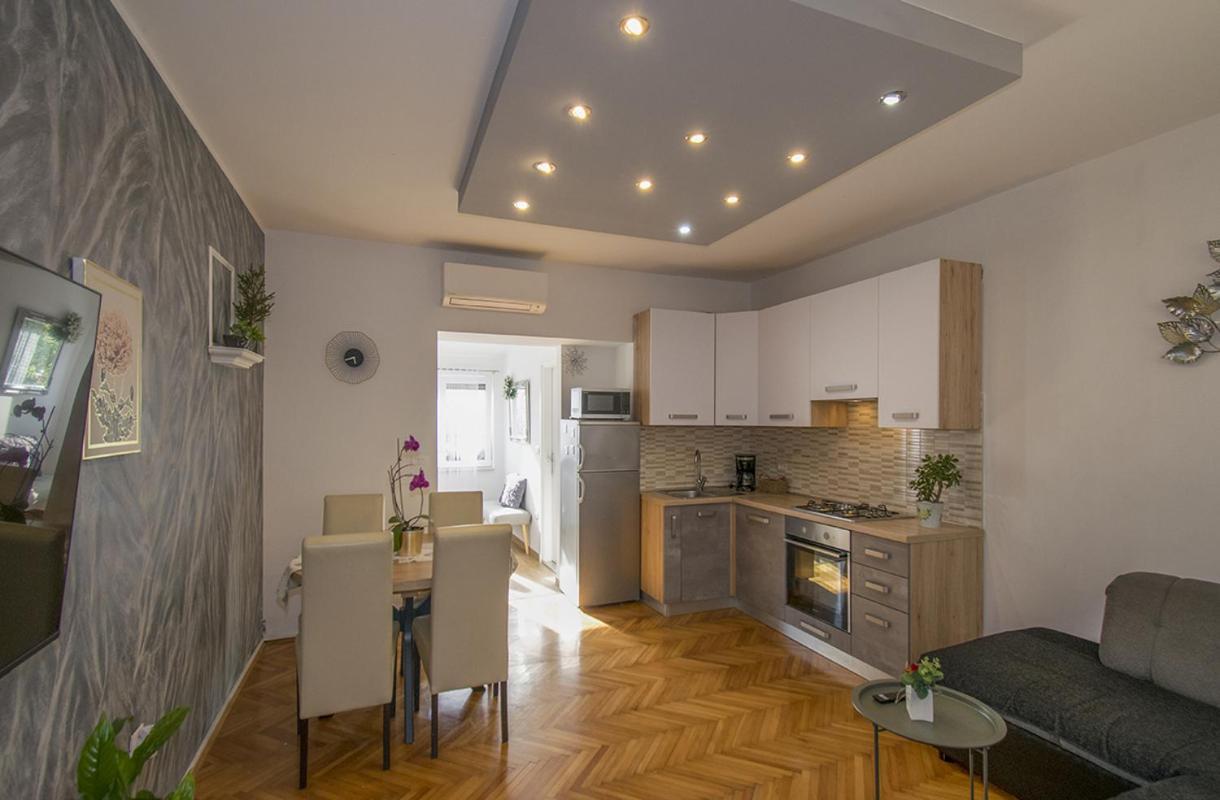 Edera, Near The Town In A Quiet Location Appartement