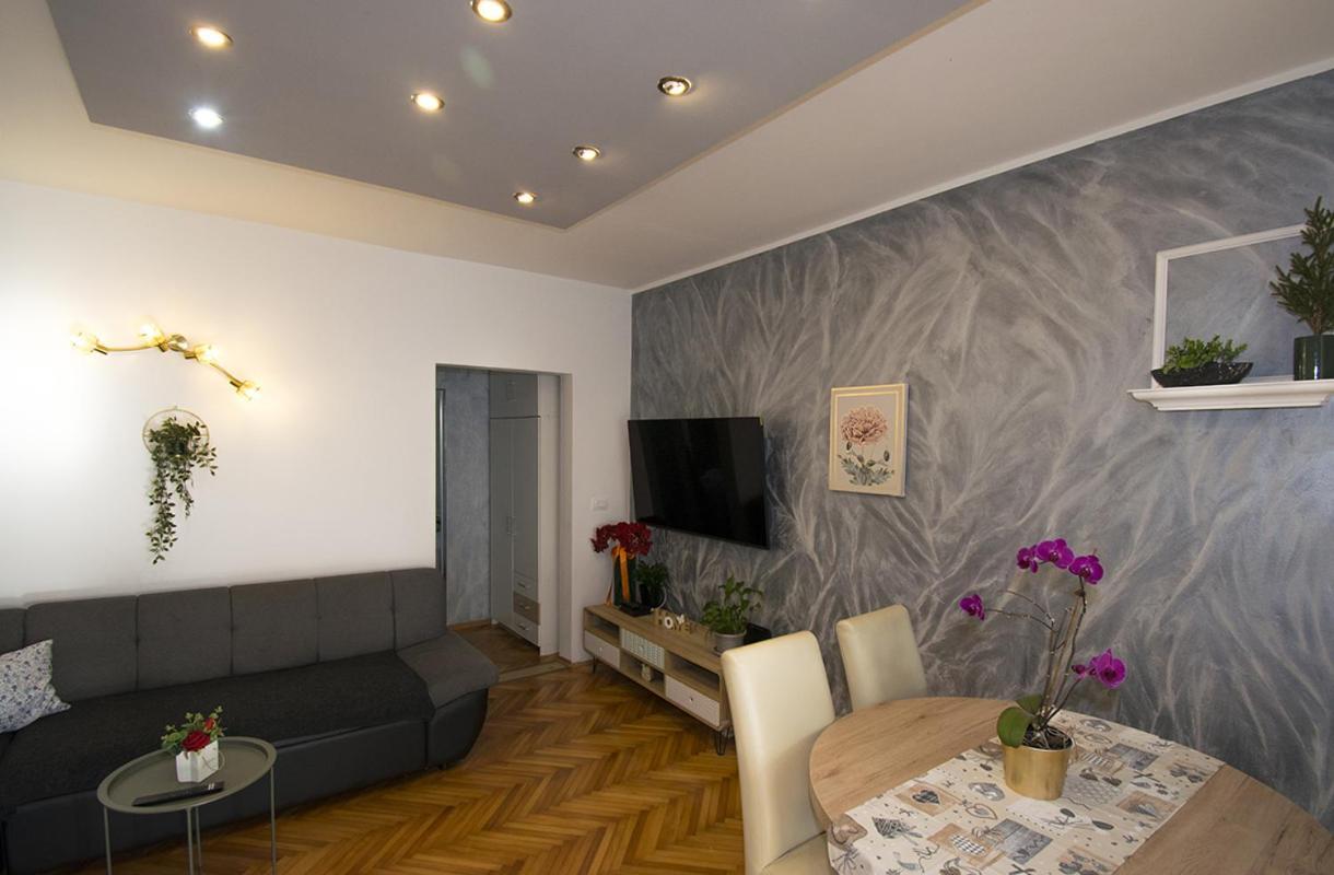 Edera, Near The Town In A Quiet Location Rovinj